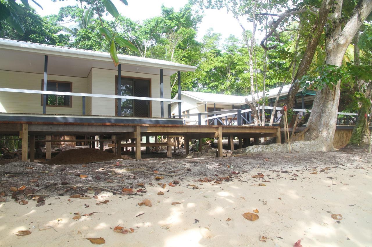 Evis Resort At Nggatirana Island Halisi Bagian luar foto