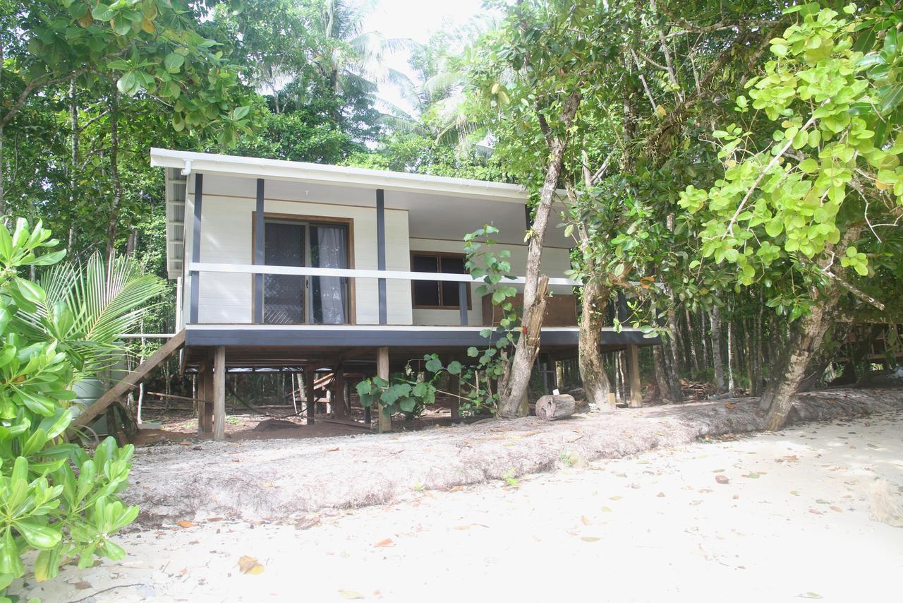 Evis Resort At Nggatirana Island Halisi Bagian luar foto