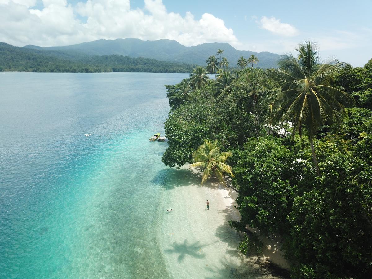 Evis Resort At Nggatirana Island Halisi Bagian luar foto